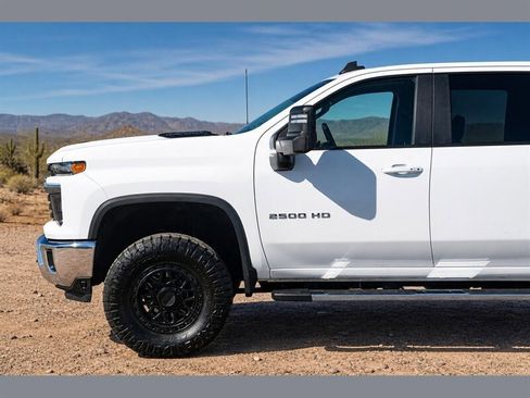 Used 2025 Chevrolet Silverado 2500 LT w/ Convenience Package AWD/4WD image 6