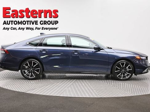 Used 2025 Honda Accord Touring image 4