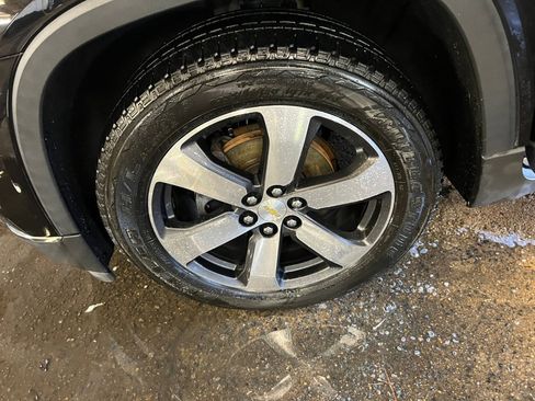 Used 2018 Chevrolet Traverse LT image 31