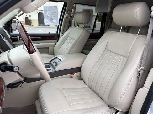 Used 2004 Lincoln Navigator Luxury image 15