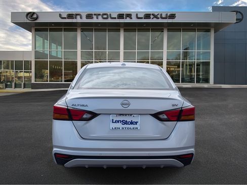 Used 2024 Nissan Altima 2.5 SV image 4