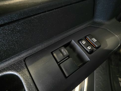Used 2014 Toyota FJ Cruiser 4WD w/ Convenience Package image 12
