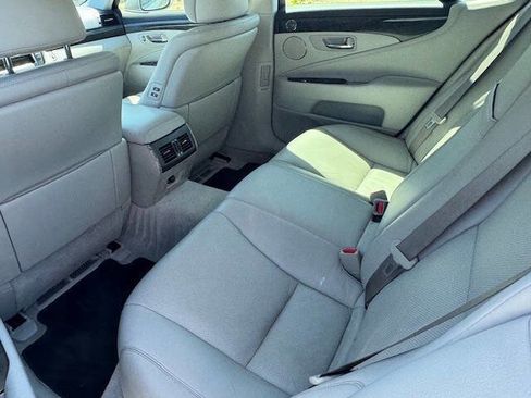 Used 2007 Lexus LS 460 image 29