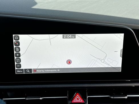 Used 2025 Kia Niro SX Touring image 26