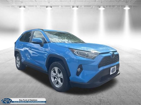 Used 2020 Toyota RAV4 XLE w/ XLE Grade Weather Package AWD/4WD image 1