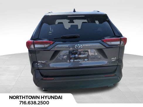Used 2025 Toyota RAV4 XLE AWD/4WD image 17