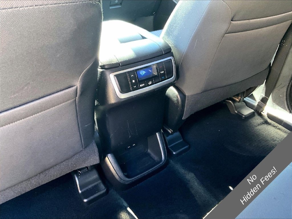 Used 2019 Toyota Highlander LE AWD/4WD image 23