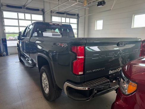 Used 2026 Chevrolet Silverado 2500 LTZ AWD/4WD image 4