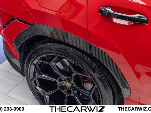 Used 2023 Lamborghini Urus Performante AWD/4WD image 40