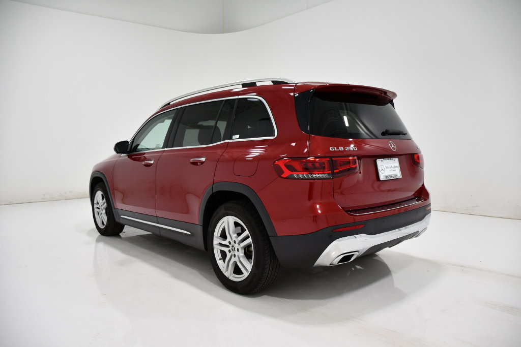 Used 2022 Mercedes-Benz GLB 250 4MATIC image 3