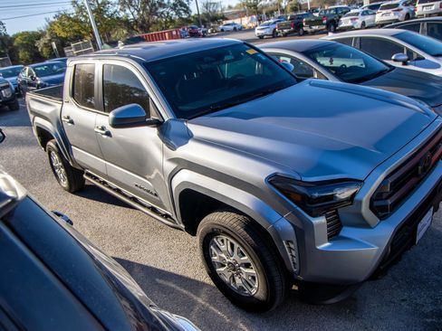 Certified 2025 Toyota Tacoma SR5 image 6