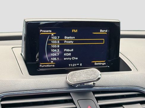 Used 2018 Audi Q3 2.0T Premium w/ Convenience Package image 9