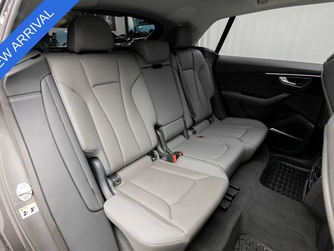 Used 2023 Audi Q8 Premium Plus w/ Premium Plus Package AWD/4WD image 17