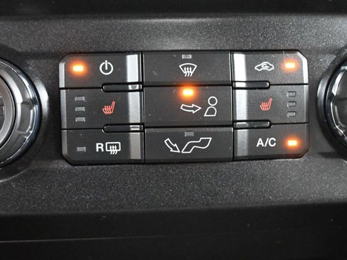 Used 2018 Ford F150 XLT w/ Equipment Group 302A Luxury image 12