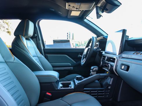 Used 2024 Toyota Tacoma Trailhunter image 21