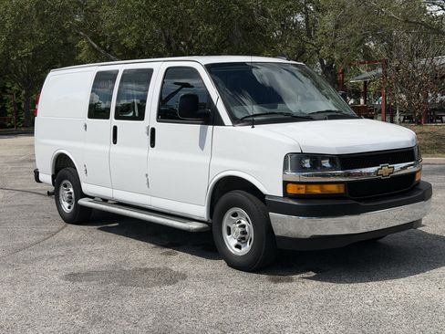 Used 2025 Chevrolet Express 2500 w/ Driver Convenience Package RWD image 10
