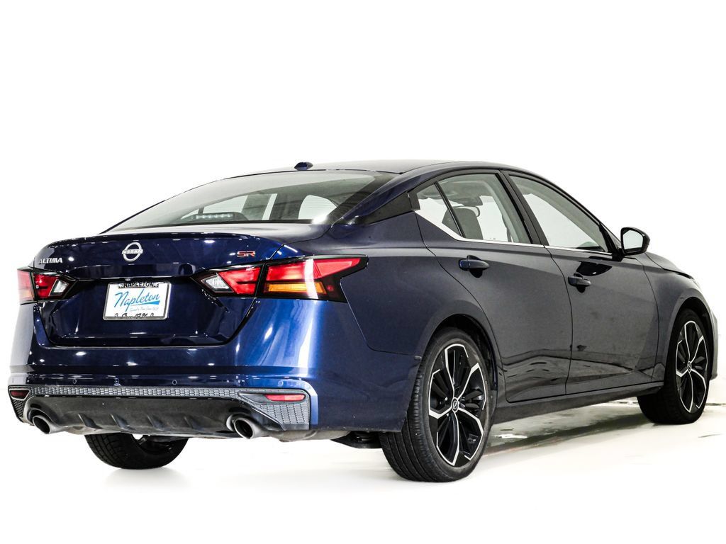 Used 2024 Nissan Altima 2.5 SR FWD image 6