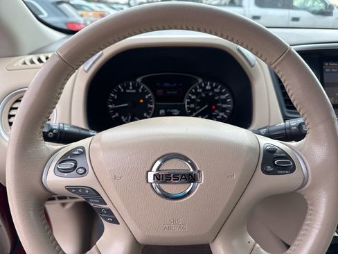 Used 2015 Nissan Pathfinder SV image 31