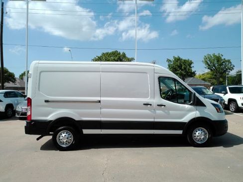 Used 2024 Ford Transit 250 148 Medium Roof Extended AWD image 4