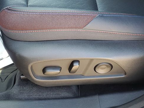 Used 2025 Chevrolet Equinox RS FWD image 7