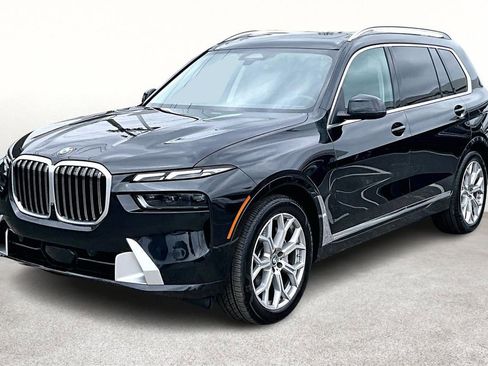 Used 2025 BMW X7 xDrive40i w/ Climate Comfort Package AWD/4WD image 14