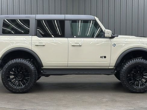 Used 2025 Ford Bronco Outer Banks w/ Sasquatch Package AWD/4WD image 6