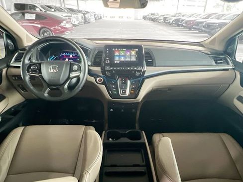 Certified 2024 Honda Odyssey Touring image 28