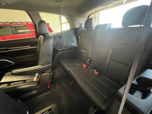 Used 2022 Kia Telluride S image 19