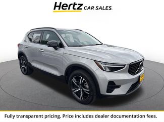 Used 2024 Volvo XC40 B5 Core AWD/4WD video 1