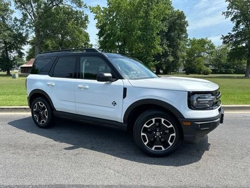 Used 2021 Ford Bronco Sport Outer Banks w/ Outer Banks Package AWD/4WD image 2