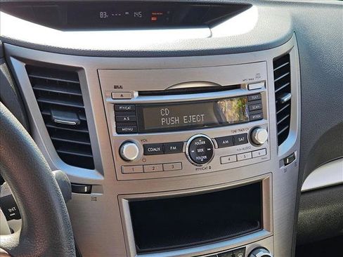 Used 2011 Subaru Outback 2.5i image 12