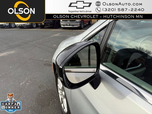 Used 2024 Chrysler Pacifica Touring-L image 16