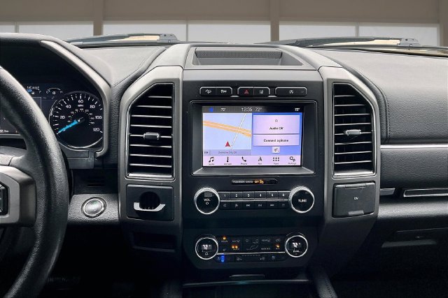 Used 2019 Ford Expedition XLT w/ Equipment Group 202A AWD/4WD image 6