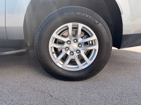 Used 2023 Chevrolet Suburban LT AWD/4WD image 8