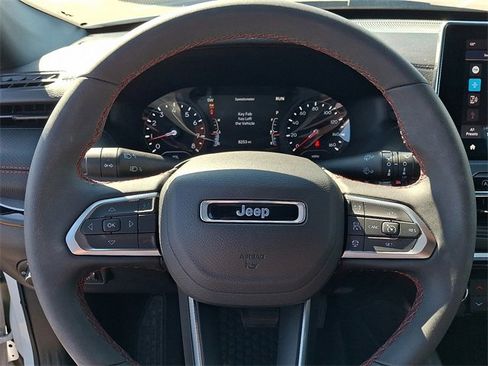 Used 2024 Jeep Compass Trailhawk image 18