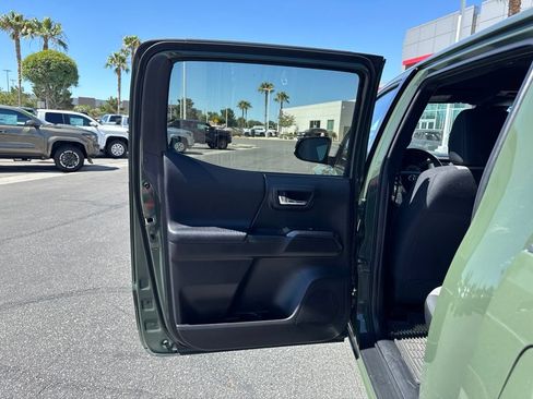 Certified 2022 Toyota Tacoma TRD Sport w/ Technology Package RWD image 16