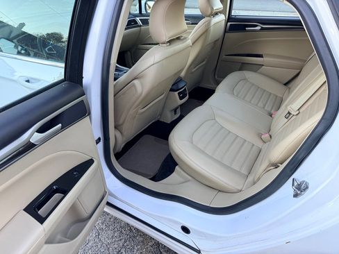 Used 2015 Ford Fusion SE w/ Equipment Group 202A image 14