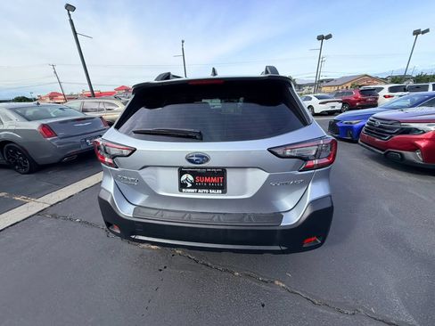Used 2025 Subaru Outback AWD/4WD image 5