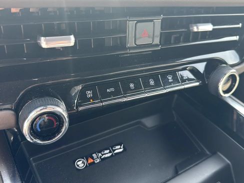 Used 2025 Chevrolet Tahoe LT RWD image 23