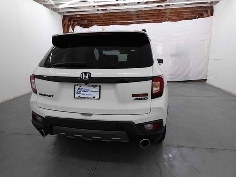 Used 2024 Honda Passport TrailSport image 5