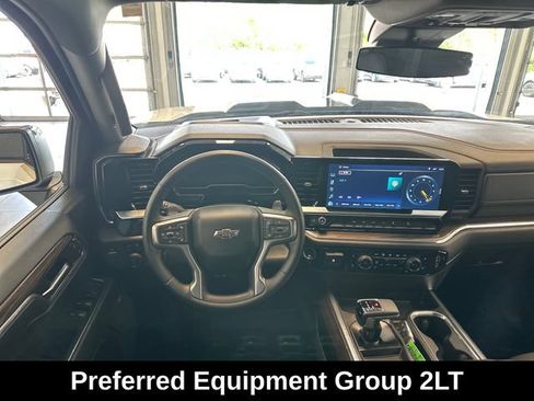 Used 2024 Chevrolet Silverado 1500 LT Trail Boss w/ Convenience Package II AWD/4WD image 2