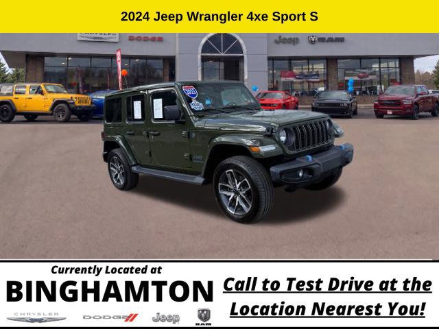 Used 2024 Jeep Wrangler Unlimited w/ Convenience Group AWD/4WD image 2