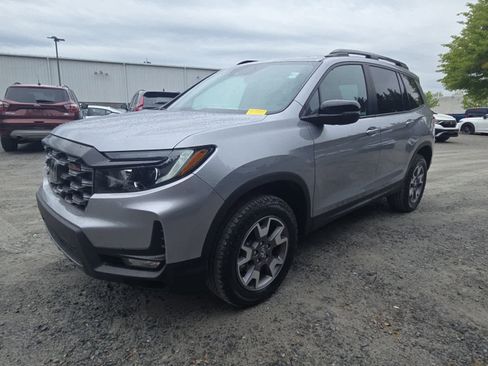 Used 2022 Honda Passport TrailSport image 2