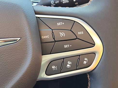 New 2026 Chrysler Pacifica Pinnacle image 26