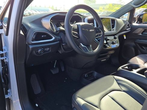 New 2026 Chrysler Pacifica Select FWD image 20