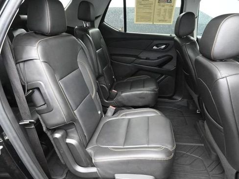 Used 2021 Chevrolet Traverse LT w/ LPO, Floor Liner Package FWD image 31