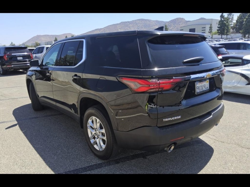 Used 2023 Chevrolet Traverse LS FWD image 4