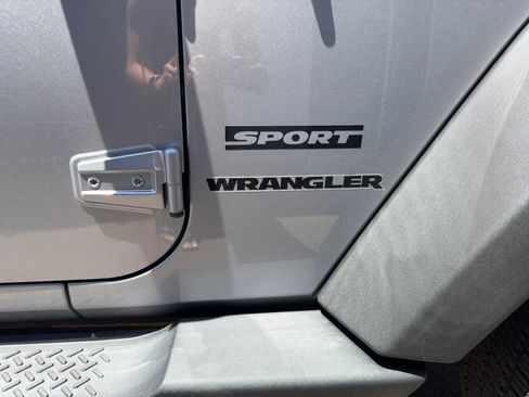 Used 2014 Jeep Wrangler Sport w/ Quick Order Package 24S AWD/4WD image 39
