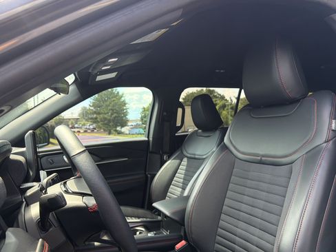 Used 2025 Ford Explorer ST-Line RWD image 7