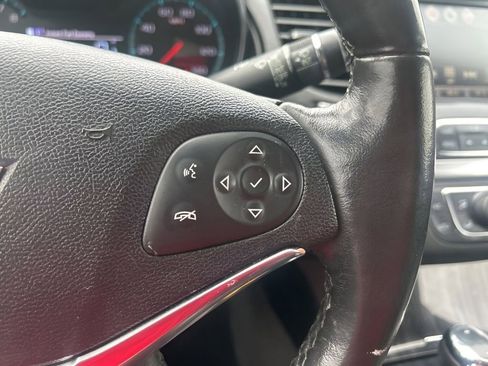 Used 2018 Chevrolet Impala LT w/ Sunroof and Spoiler Package image 27